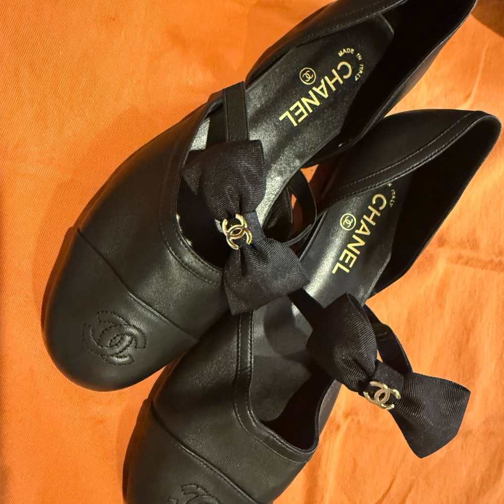 Original Use Black Flats with Bow Detail